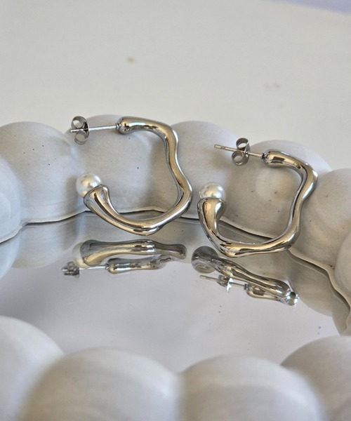 Rechic（リシック）の「変形パールピアス（ピアス（両耳用）・レディース・シルバー/ゴールド・FREE）」の5枚目の写真