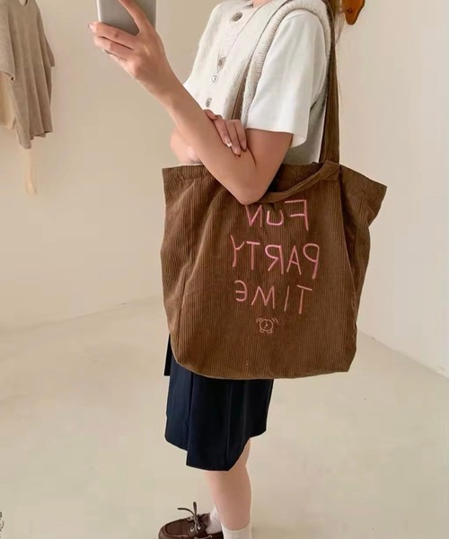 Port（ポート）の「【 Port / ポート 】  ロゴ刺繍 コーデュロイ トートバッグ #（トートバッグ・レディース・ホワイト/ブラウン/レッド/パープル/イエロー/ライトブルー・FREE）」の9枚目の写真