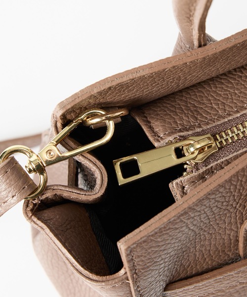 【未使用に近い✨】AULENTTI ショルダーバッグ BARNYARDSTORM 未使用に近い✨】AULENTTI ショルダーバッグ BARNYARDSTORM AULENTTI