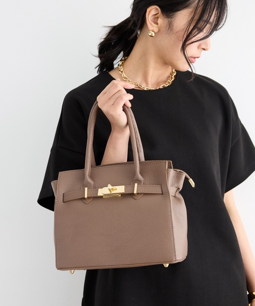 お値下げ◆AULENTTI/オウレンティ ベルト付きレザー MIDI BAG 追加》AULENTTI/オウレンティ ベルト付きレザー MIDI BAG バッグ