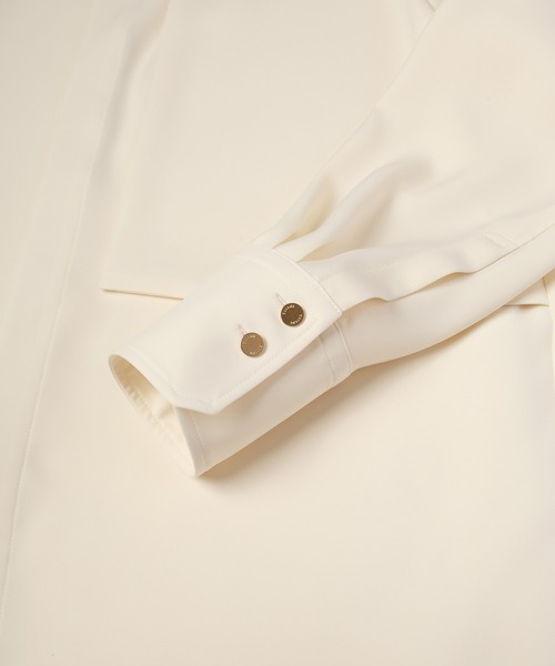 CULLNI(クルニ)の「Dry Double Satin Asymmetrical Long Sleeve Shirt(シャツ/ブラウス・メンズ・チャコール/グリーン/オフホワイト/ブラック・1/2/0)」の11枚目の写真