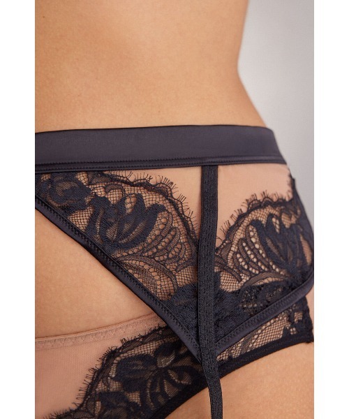 Intimissimi（インティミッシミ）の「The Simplest Pleasures ガーター