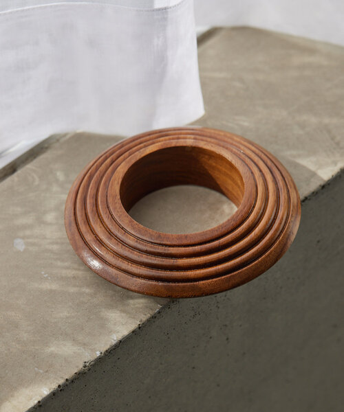 Whim Gazette(ウィムガゼット)の「【SHANNON BOND】WOODブレスレット(ブレスレット・レディース・ブラック/ブラウン・FREE)」の6枚目の写真