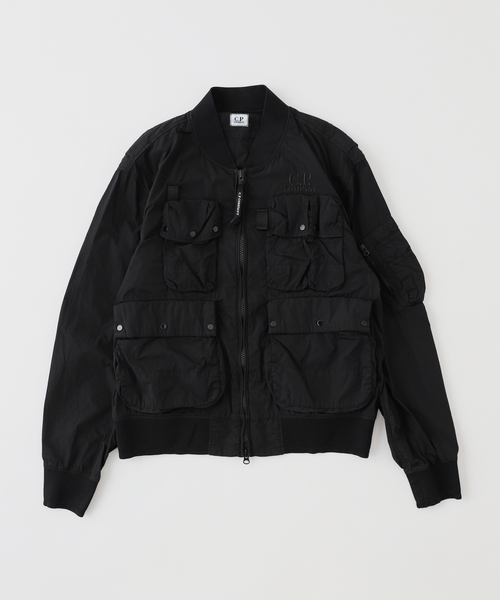 C.P. COMPANY(シーピーカンパニー)の「【C.P. Company / シーピーカンパニー】CHROME-R MULTI PK BOMBER JACKET(その他アウター・メンズ・ブラック/ブラウン・MEDIUM/LARGE/SMALL)」の2枚目の写真