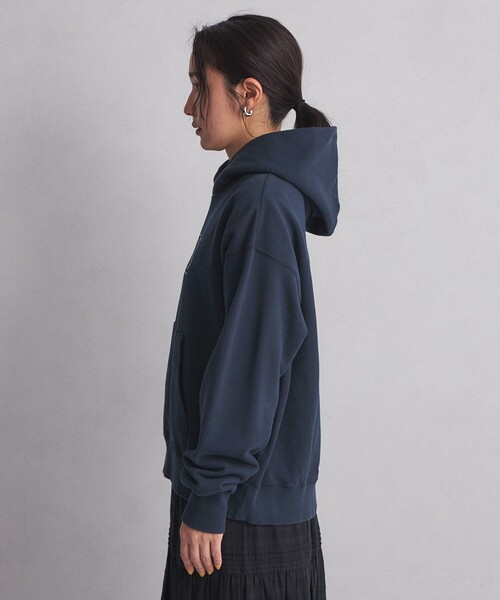 green label relaxing(グリーンレーベルリラクシング)の「【WEB限定】<at ease>ロゴ プリント フーディ(パーカー・レディース・ネイビー/ライトグレー・FREE)」の11枚目の写真