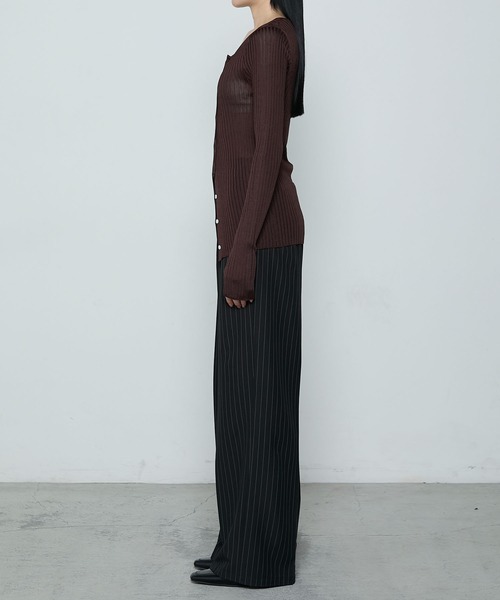 le ELMi（ルエルミ）の「Lady like compact lib cardigan / レディライク コンパクト リブ カーディガン（カーディガン/ボレロ・レディース・レッド/ブラウン/アイボリー/ブラック・FREE）」の8枚目の写真