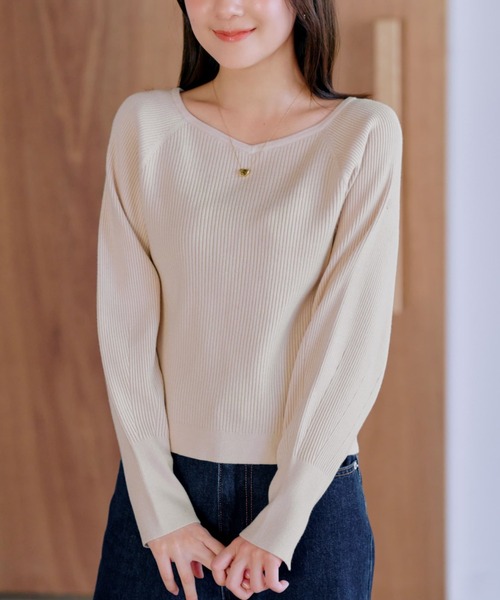COHINA(コヒナ)の「フォルムスリーブリブニット 【低身長・小柄女性】(ニット/セーター・レディース・ブルー/ホワイト/ブラック・ONE SIZE)」の2枚目の写真