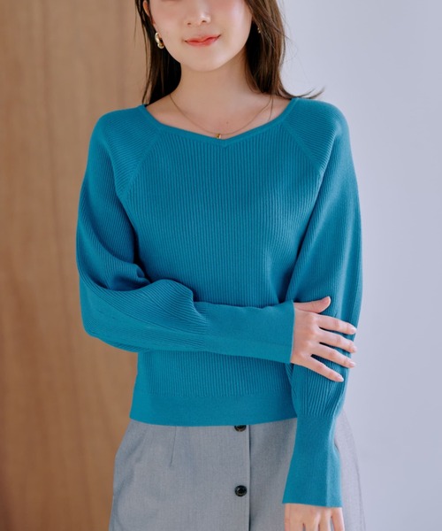 COHINA(コヒナ)の「フォルムスリーブリブニット 【低身長・小柄女性】(ニット/セーター・レディース・ブルー/ホワイト/ブラック・ONE SIZE)」の1枚目の写真
