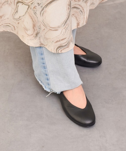 inter-chaussures(インターショシュール)の「【INTER-CHAUSSURES】ラウンドトウサケットバレエシューズ(I51507)(バレエシューズ・レディース・シルバー/ブラック/オレンジ/ゴールド・35/36/37/38/39)」の2枚目の写真