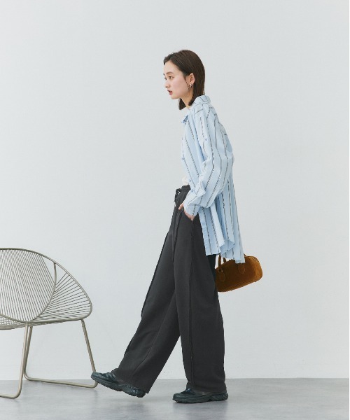 ad thie（アドティエ）の「アウトシーム スウェット カーブパンツ（スウェットパンツ・レディース・チャコール/ブラック/アイボリー・FREE）」の14枚目の写真