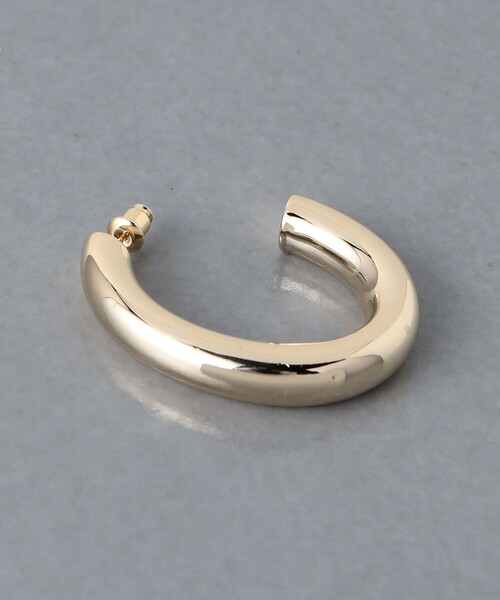 UNITED ARROWS(ユナイテッドアローズ)の「オーバル フープピアス(ピアス(両耳用)・レディース・シルバー/ゴールド・FREE)」の4枚目の写真