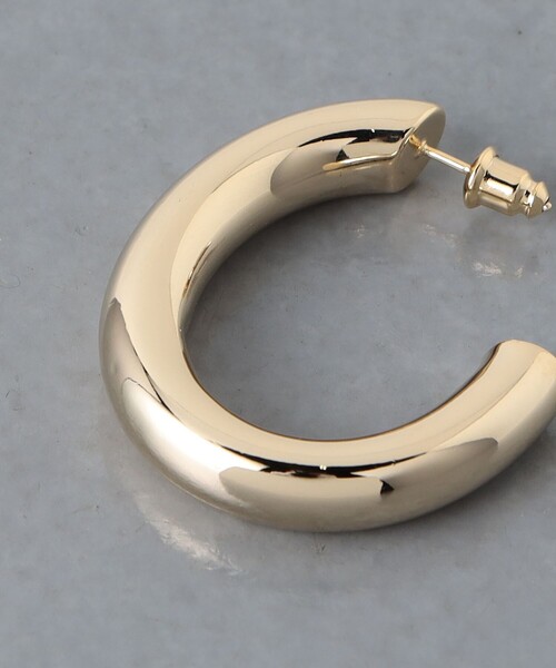 UNITED ARROWS(ユナイテッドアローズ)の「オーバル フープピアス(ピアス(両耳用)・レディース・シルバー/ゴールド・FREE)」の6枚目の写真