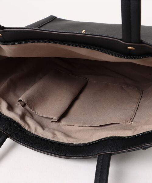 m.f.editorial（エムエフエディトリアル）の「【A4対応】m.f.エディトリアル レディース ビットベルトデザイン トートバッグ（トートバッグ・レディース・ブラック×ホワイト/ブラック/ベージュ・FREE）」の6枚目の写真