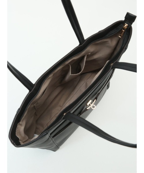 m.f.editorial（エムエフエディトリアル）の「【A4対応】m.f.エディトリアル レディース ビットベルトデザイン トートバッグ（トートバッグ・レディース・ブラック×ホワイト/ブラック/ベージュ・FREE）」の16枚目の写真