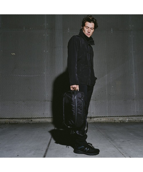 Aer(エアー)の「AER Travel Sling 2 X-Pac / AER-91023(ショルダーバッグ・メンズ・ブラック・FREE)」の19枚目の写真