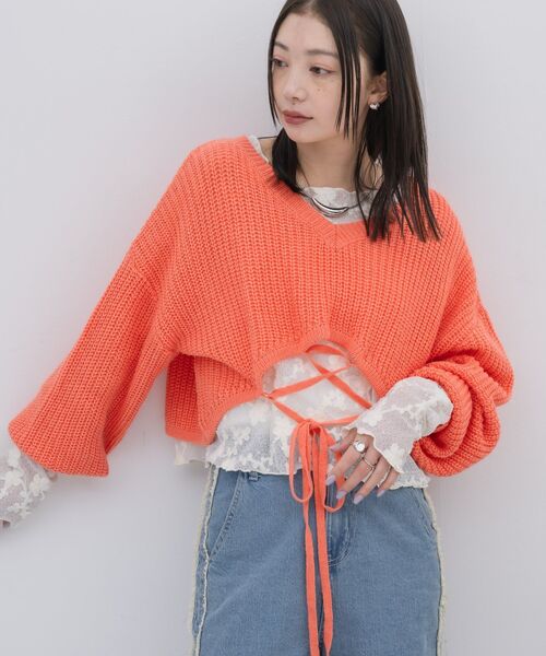 kivi(キヴィ)の「short round hem PO(ニット/セーター・レディース・オレンジ/オフホワイト/ダークグリーン・FREE)」の3枚目の写真