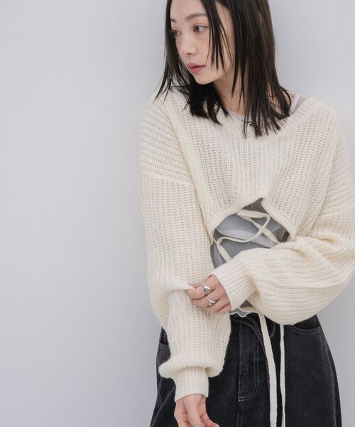 kivi(キヴィ)の「short round hem PO(ニット/セーター・レディース・オレンジ/オフホワイト/ダークグリーン・FREE)」の14枚目の写真