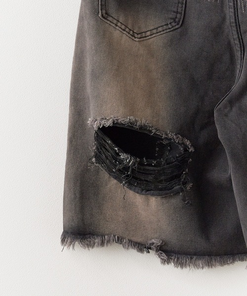 AO2(アオズ)の「Damage Half Loose Half Pants / ダメージ ハーフ ルーズ パンツ(デニムパンツ・レディース・ブラック・FREE)」の9枚目の写真