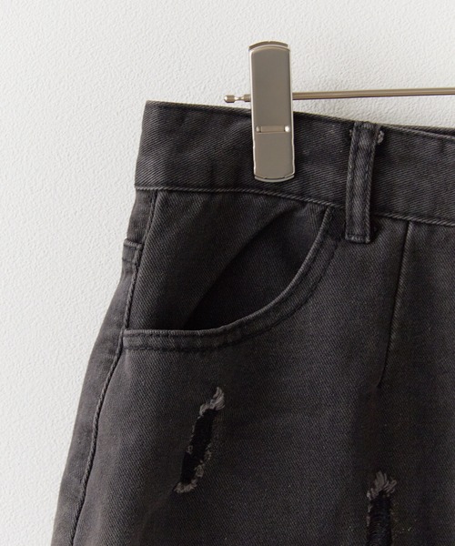 AO2(アオズ)の「Damage Half Loose Half Pants / ダメージ ハーフ ルーズ パンツ(デニムパンツ・レディース・ブラック・FREE)」の4枚目の写真