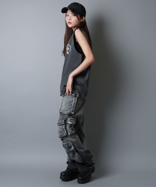 SPINNS（スピンズ）の「ピグメント加工ノースリーブTシャツ/バックプリントクロス/短丈（Tシャツ/カットソー・メンズ・ブラック/カーキ/ブラウン・ONESIZE）」の21枚目の写真