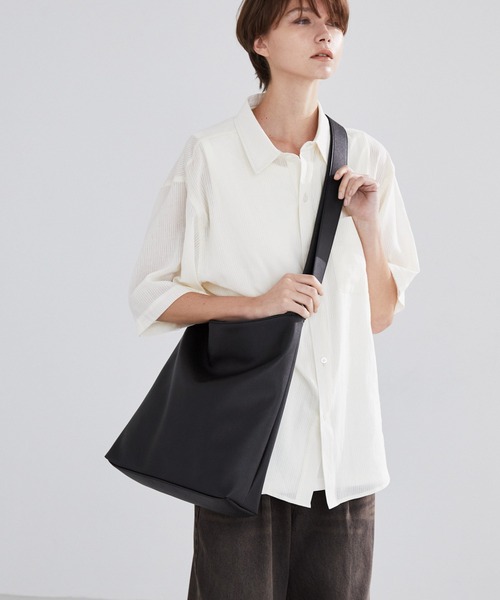 LUENNA】Square Shoulder Bag /合皮スクエアショルダーバッグ
