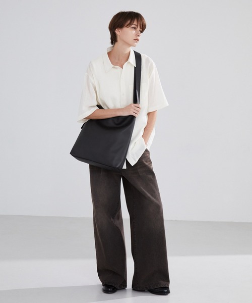 LUENNA（ルエナ）の「【LUENNA】Square Shoulder Bag /合皮スクエアショルダーバッグ（ショルダーバッグ・メンズ・ブラック・FREE）」の3枚目の写真