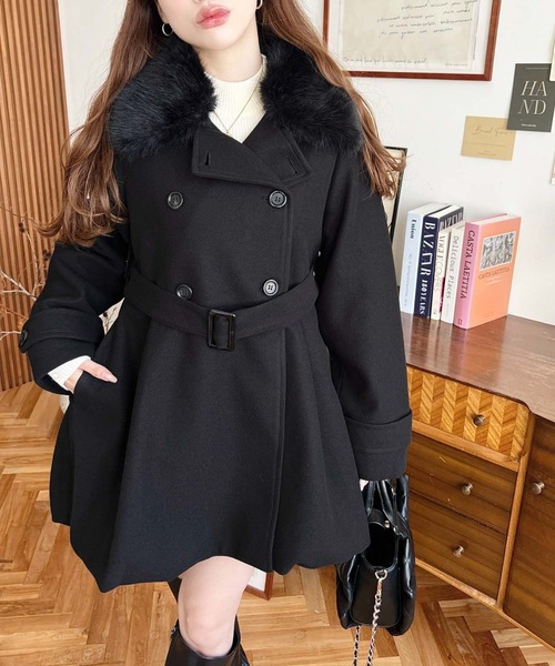 moment+(モーメントプラス)の「ファーティペット付きミドル丈バルーントレンチコート(バルーンコート)(ステンカラーコート・レディース・アイボリー/ブラック/チャコールグレー/ベージュ・M/L)」の3枚目の写真