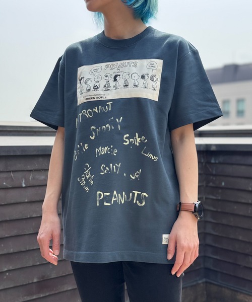 SNOOPY×OLD BETTY'S(スヌーピーカケルオールドベティーズ)の「スヌーピー【SNOOPY】Organic Cotton T-shirts(FAMILY)(Tシャツ/カットソー・レディース・ブラック/オフホワイト/ライトオリーブ/ダークネイビー・M/L/XL/XX-LARGE)」の4枚目の写真