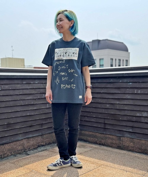 SNOOPY×OLD BETTY'S(スヌーピーカケルオールドベティーズ)の「スヌーピー【SNOOPY】Organic Cotton T-shirts(FAMILY)(Tシャツ/カットソー・レディース・ブラック/オフホワイト/ライトオリーブ/ダークネイビー・M/L/XL/XX-LARGE)」の6枚目の写真