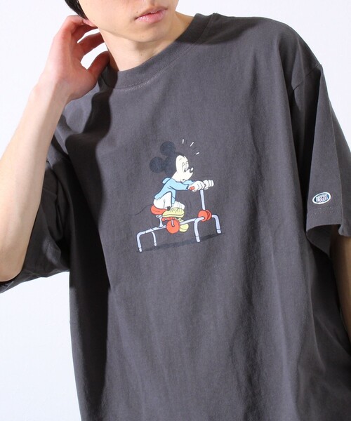 DISCUS ATHLETIC（ディスカス　アスレチック）の「【MICKEY×DISCUS ATHLETIC】コラボ プリント 半袖 クルーネックTシャツ（Tシャツ/カットソー・メンズ・ブラック系その他/ホワイト系その他2/ホワイト系その他3/ホワイト系その他4/ブラック系その他2/ブラック系その他3・M/L）」の6枚目の写真