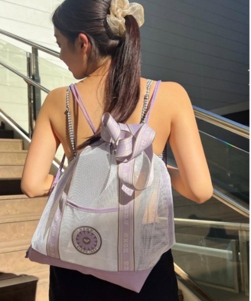 ROXY(ロキシー)の「WILD FLOWER MESH BAG /ロキシー2WAYメッシュビーチバック・ナップザック(トートバッグ・レディース・パープル/ブラック・FREE)」の2枚目の写真