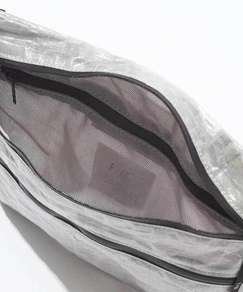 F/CE. (エフシーイー)の「F/CE./エフシーイー SACOCHE with Dyneema 1L(ショルダーバッグ・メンズ・ホワイト・FREE)」の12枚目の写真