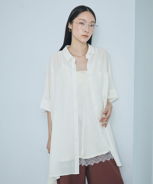 LEPSIM(レプシィム)の「サラキレポンチョチュニックSS 290265(シャツ/ブラウス・レディース・レッド/チャコールグレー/オフホワイト/ブルー/グリーン/カーキブラウン/オレンジ/グレー系その他/ホワイト・FREE)」の2枚目の写真