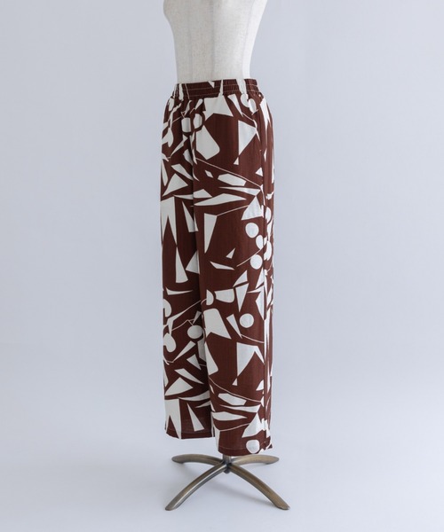 EN NEUME（エンノイム）の「Linen-Like Geometric Easy Pants（その他パンツ・レディース・ブラック/ブラウン/グリーン・FREE）」の22枚目の写真