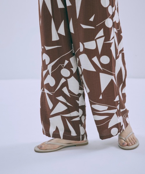 EN NEUME（エンノイム）の「Linen-Like Geometric Easy Pants（その他パンツ・レディース・ブラック/ブラウン/グリーン・FREE）」の12枚目の写真