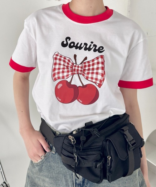 SOLLON.（ソルロン）の「チェリーリボン半袖リンガーTシャツ（Tシャツ/カットソー・レディース・レッド/ブラック/ブルー/ネイビー・FREE）」の5枚目の写真