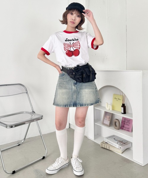 SOLLON.（ソルロン）の「チェリーリボン半袖リンガーTシャツ（Tシャツ/カットソー・レディース・レッド/ブラック/ブルー/ネイビー・FREE）」の8枚目の写真