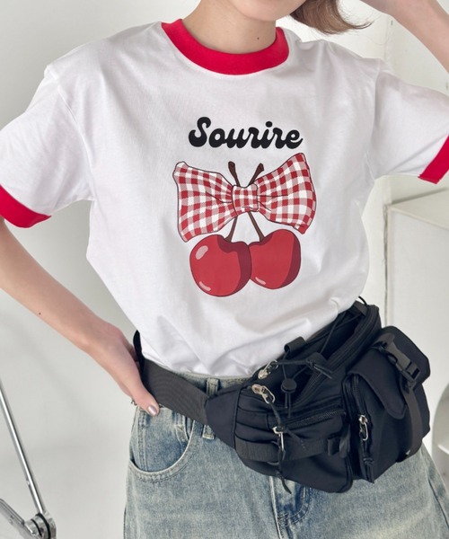 SOLLON.（ソルロン）の「チェリーリボン半袖リンガーTシャツ（Tシャツ/カットソー・レディース・レッド/ブラック/ブルー/ネイビー・FREE）」の6枚目の写真