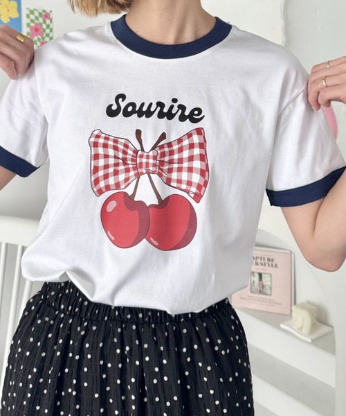 SOLLON.（ソルロン）の「チェリーリボン半袖リンガーTシャツ（Tシャツ/カットソー・レディース・レッド/ブラック/ブルー/ネイビー・FREE）」の15枚目の写真