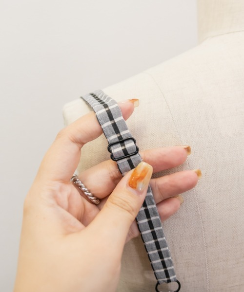 CLETTE(クレット)の「フリルデザインキャミワンピース(ワンピース・レディース・チェック/ブラック・4L/3L/LL)」の8枚目の写真