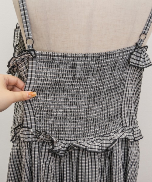 CLETTE(クレット)の「フリルデザインキャミワンピース(ワンピース・レディース・チェック/ブラック・4L/3L/LL)」の7枚目の写真