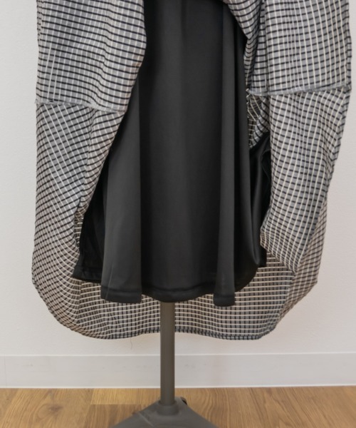 CLETTE(クレット)の「フリルデザインキャミワンピース(ワンピース・レディース・チェック/ブラック・4L/3L/LL)」の6枚目の写真