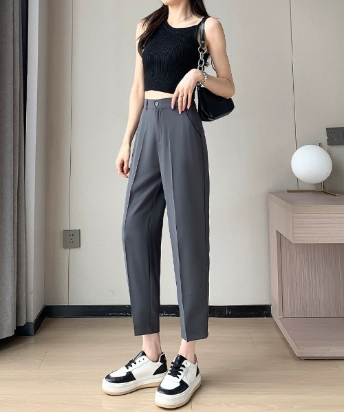 Beststore(ベストストア)の「ウエストゴム センタープレス テーパードパンツ(スラックス・レディース・ブラック/ライトベージュ/グレー/ホワイト/ネイビー・S/M/L/XL)」の14枚目の写真