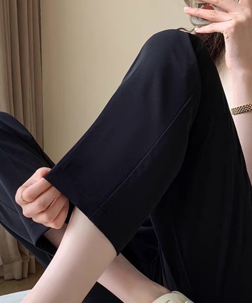 Beststore(ベストストア)の「ウエストゴム センタープレス テーパードパンツ(スラックス・レディース・ブラック/ライトベージュ/グレー/ホワイト/ネイビー・S/M/L/XL)」の12枚目の写真