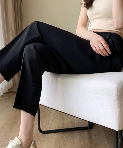 Beststore(ベストストア)の「ウエストゴム センタープレス テーパードパンツ(スラックス・レディース・ブラック/ライトベージュ/グレー/ホワイト/ネイビー・S/M/L/XL)」の9枚目の写真