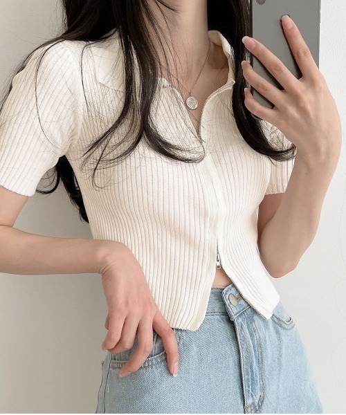 Jayro(ジャイロ)の「ダブルファスナークロップド丈トップス(Tシャツ/カットソー・レディース・ホワイト/ピンク/ブラック/ブルー・FREE)」の1枚目の写真