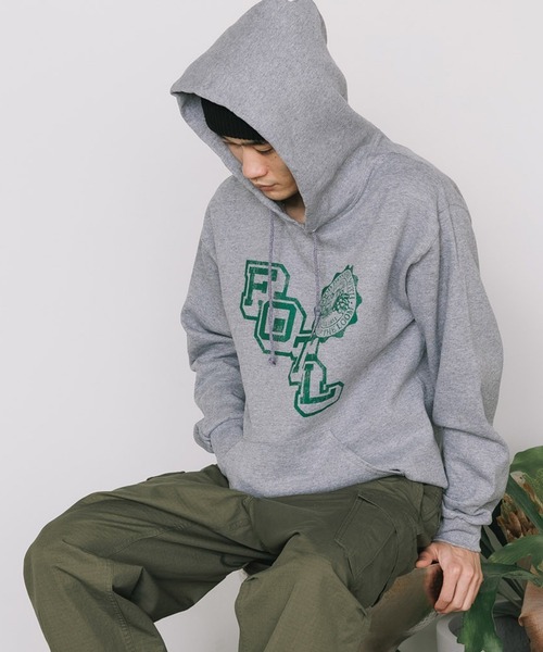 FRUIT OF THE LOOM（フルーツオブザルーム）の「FRUIT OF THE LOOM/フルーツオブザルーム FTL RETRO LOGO HOODIE フーディー（パーカー・メンズ・グレー/ネイビー/ブラック・M/XL/L）」の2枚目の写真