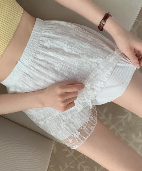 2ly2(トゥーリートゥー)の「スカートにぴったり◎透け感防止レースパンツ(その他パンツ・レディース・ホワイト/ブラック・FREE)」の7枚目の写真