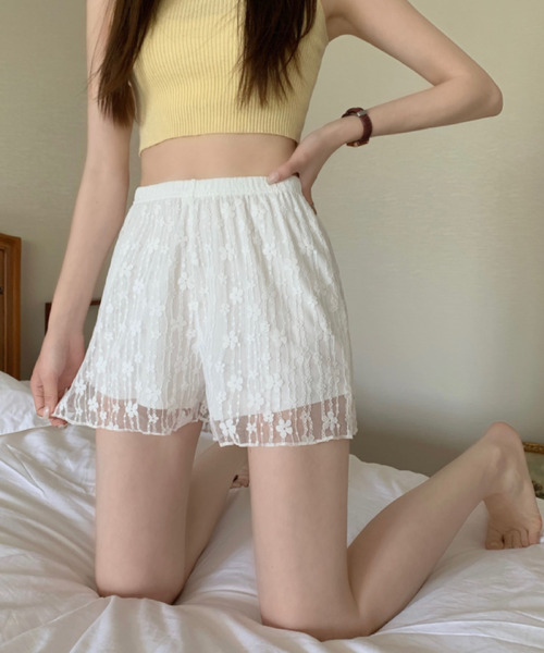 2ly2(トゥーリートゥー)の「スカートにぴったり◎透け感防止レースパンツ(その他パンツ・レディース・ホワイト/ブラック・FREE)」の10枚目の写真
