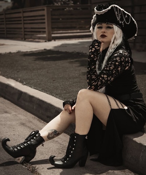 カーブトゥ レースアップブーツ Charla Tedrick│Jeffrey Campbell
